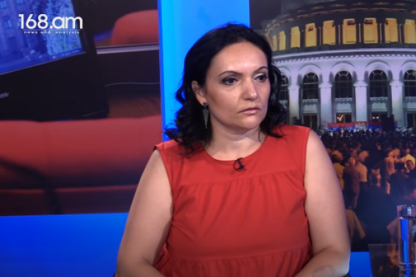 «Երբ ես էի 5 տարեկան՝ Սումգայիթում հայերին էին կոտորում, հղի կանանց փորի մեջ ցից էին մտցնում…». Ալվինա Աղաբաբյանը՝ Վահան Քերոբյանին (տեսանյութ)