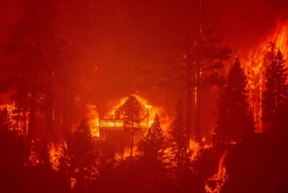 Около 30 тыс. человек эвакуировали в Калифорнии из-за лесного пожара