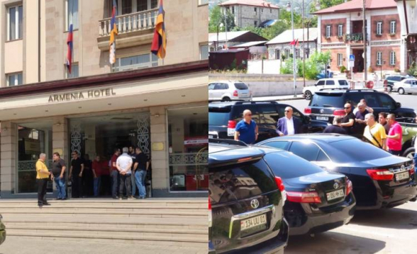 Արցախում զոհվածների հարազատները քարերով հարձակվել են ՔՊ-ականների վրա