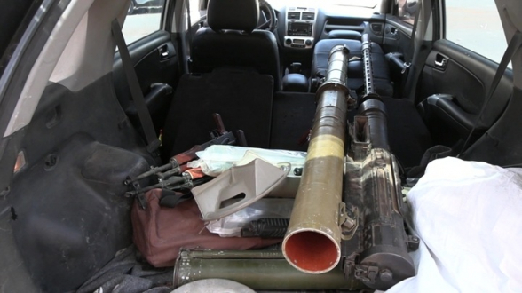 В городе Дераа в Сирии боевики сдают оружие войскам правительства (видео)