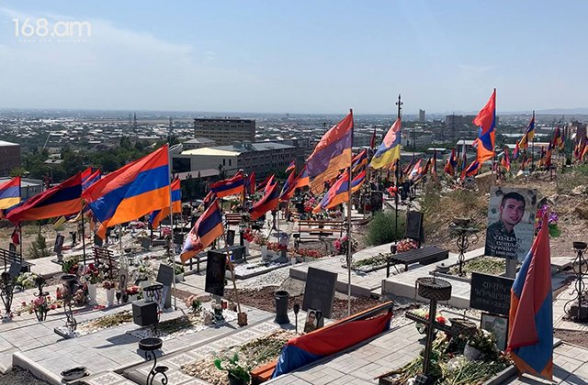 Հերոս տղերքի ընտանիքի անդամները պահանջում են չեղարկել գունագեղ համերգը. hայտարարություն