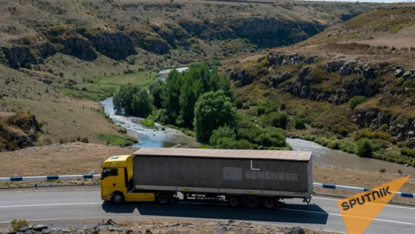 Իրանական մի քանի տասնյակ բեռնատարներ կուտակվել են Սիսիանի մոտ