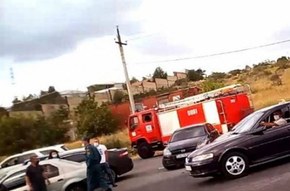 Երևան-Սևան ավտոճանապարհին բախվել են «Toyota Alphard» և «Zil-130» մակնիշների ավտոմեքենաները․ վարորդներից մեկը տեղում մահացել է
