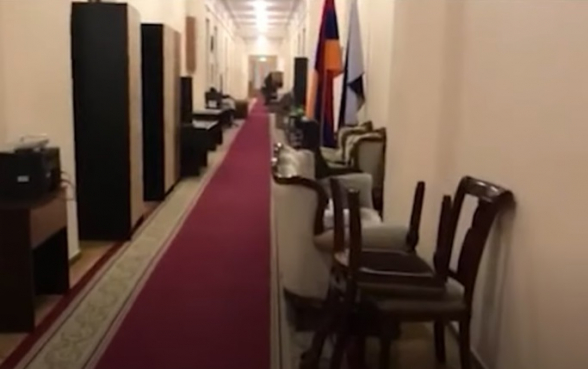 ԱԺ-ում ՔՊ-ական պատգամավորները իրենց սենյակներում մեծամասշտաբ վերանորոգում են սկսել (տեսանյութ)