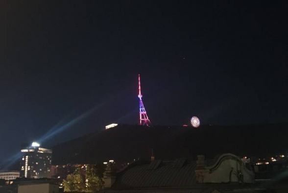 Телебашня в Тбилиси окрасилась в цвета флага Армении