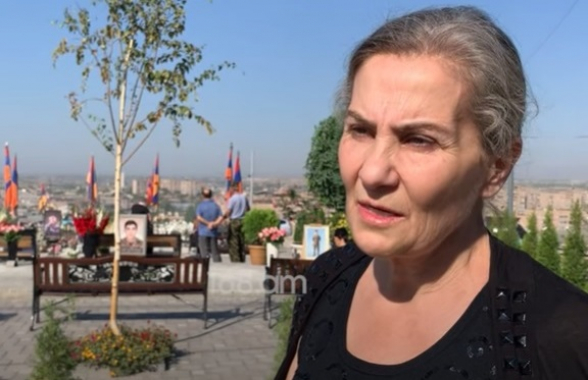 «Նազա՛ր, ամո՛թ քեզ»․ որդեկորույս մայրերը Փաշինյանին թույլ չեն տվել մոտենալ իրենց զավակների շիրիմներին (տեսանյութ)