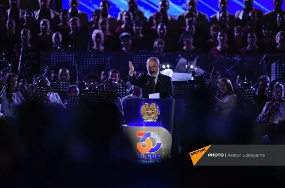 Այն, ինչ տեղի ունեցավ երեկ Հանրապետության հրապարակում, ընդամենը զանգվածային հիպնոտիկ սեանս էր