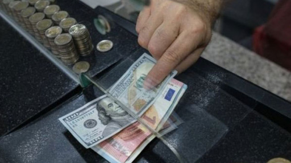 Новый антирекорд: турецкая лира обвалилась до минимума