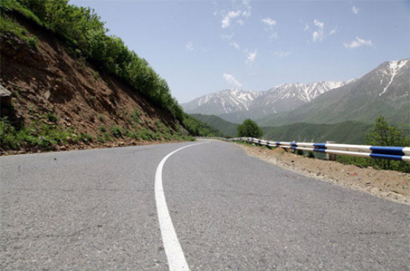 Азербайджанцы начали масштабные строительные работы на участке межгосударственной дороги Горис-Капан – Камо Кочарян