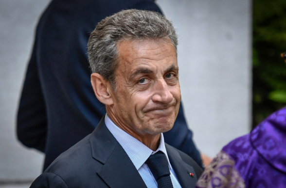 Николя Саркози приговорили к году тюрьмы