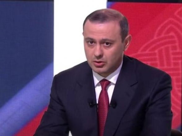 В ближайшее время может состояться встреча Пашиняна и Алиева – секретарь Совбеза Армении