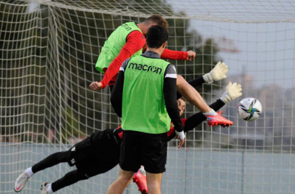 Сборная Армении провела предматчевую тренировку в Исландии