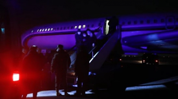 Самолет с очередной группой армянских пленных вылетел из Баку в Ереван