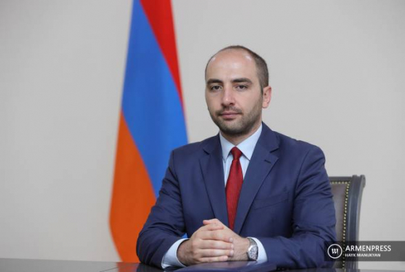 На данный момент встречи премьера Армении и президента Азербайджана не планируется – спикер МИД РА