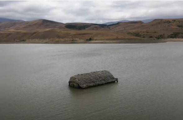 Սուրբ Հռիփսիմեն՝ ջրի տակ. Տոլորսի ջրամբարում սուզված եկեղեցին