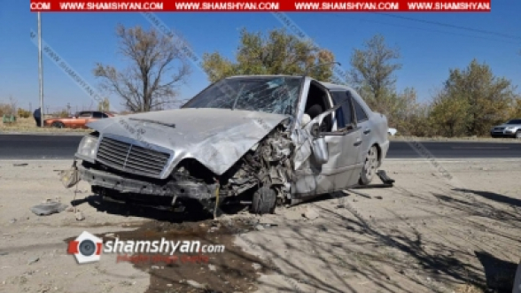 Արմավիրի մարզում բախվել են Mercedes-ն ու Toyota Rav4-ը. կան վիրավորներ