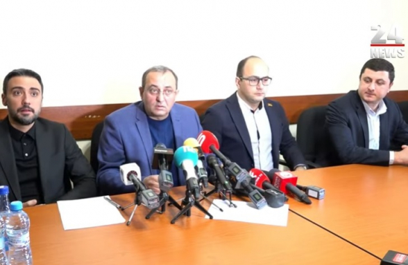Совместная пресс-конференция представителей фракций НС «Армения» и «Честь имею» (видео)