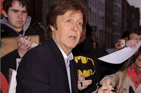 Փոլ ՄաքՔարթնին որոշել է այլևս ինքնագիր չտալ երկրպագուներին՝ հետևելով «բիթլերի» թմբկահարի օրինակին