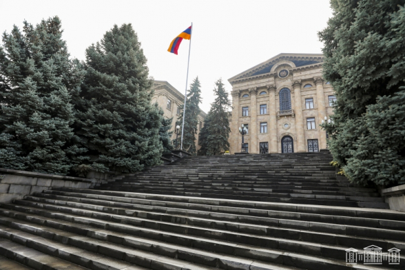 В парламенте продолжается обсуждение бюджета на 2022 год (видео)