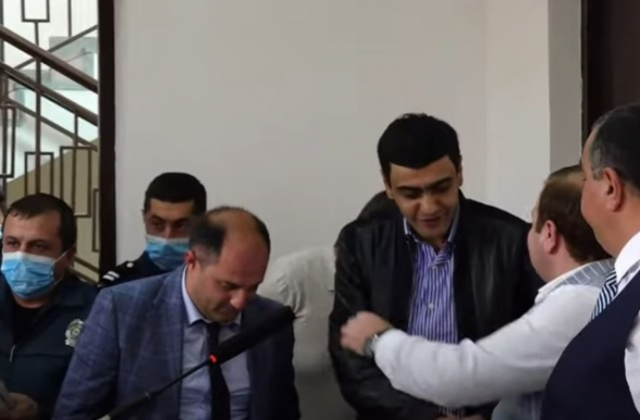 В суде Аруша Арушаняна встретили аплодисментами