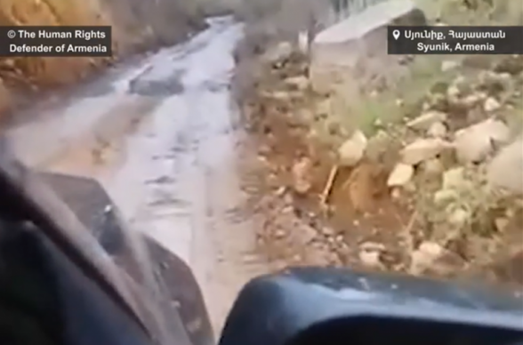 У «укладывающей на асфальт» власти нет асфальта для Сюника: 10 заблокированных сел