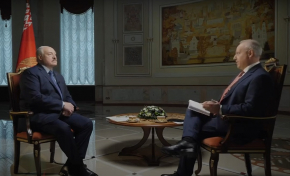 Лукашенко обещал начать диалог с оппозицией, «когда Путин сядет за стол переговоров с Навальным»