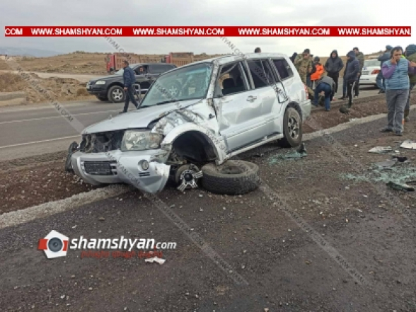 Շիրակի մարզում ՊՆ ծառայողը Mitsubishi Pajero-ով վթարի է ենթարկվել և հայտնվել նոր կառուցվող ճանապարհի մեջտեղում. կան վիրավորներ