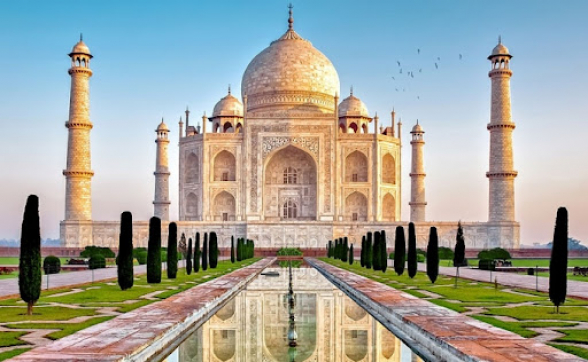 Житель Индии построил для своей жены точную копию Тадж-Махала