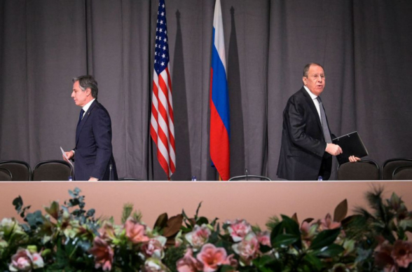 Главы МИД России и Госдепа США Лавров и Блинкен поспорили на встрече в Швеции