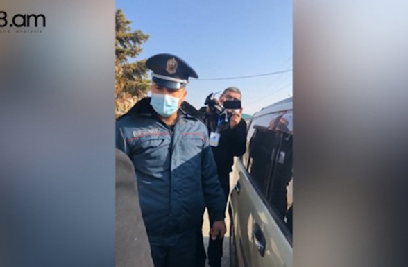 Այգեկ համայնքում երկու կողմից արգելափակվել է ընտրատեղամասը (տեսանյութ)