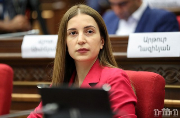 Փաշինյանն արտախորհրդարանական ուժերի հետ մեկ օր քննարկում է անում, բայց գերիների հարցով չի գալի՞ս ԱԺ. Աննա Գրիգորյան (տեսանյութ)