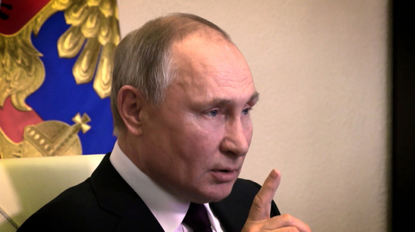 «Напоминает геноцид»: Путин высказался о ситуации в Донбассе (видео)