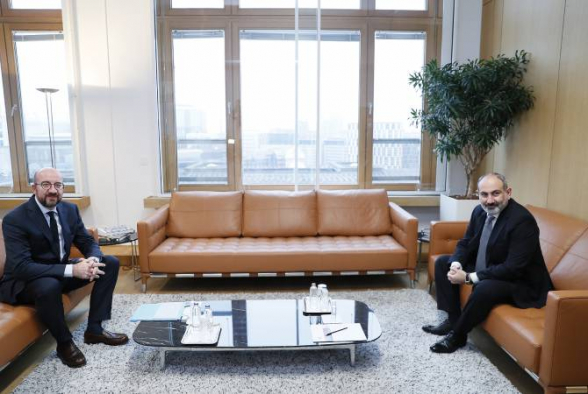Փաշինյանն ու Շառլ Միշելը Ադրբեջանի նախագահի հետ արդյունավետ բանակցությունների հույս են հայտնել (տեսանյութ)