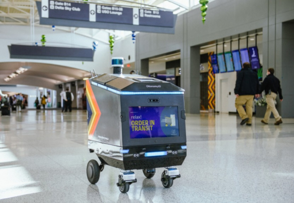 В американском аэропорту появились автономные роботы-доставщики «Ottobot»