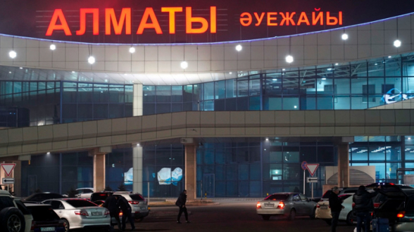 Аэропорт Алма-Аты взят под контроль российскими миротворцами (видео)