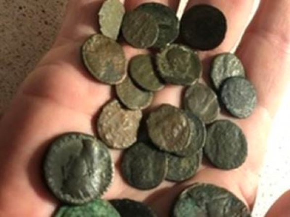 Քաղցած փորսուղը պեղել է հռոմեական մետաղադրամների ամենամեծ հավաքածուն