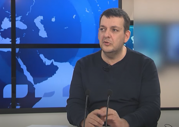 Пашиняну всучили ручку, которой он подписывает всё, что от него потребуют – Тигран Кочарян (видео)