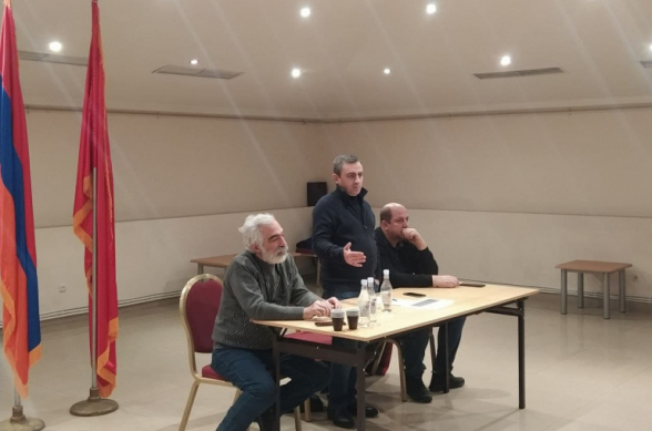 Իշխան Սաղաթելյանը և ՀՅԴ Երևանի կառույցի մի խումբ անդամներ քննարկել են առկա քաղաքական իրավիճակն ու մարտահրավերները, Դիմադրության կազմակերպման աշխատանքների ընթացքն ու անելիքները