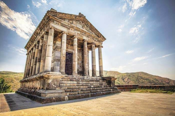 В декабре, по сравнению с ноябрем, количество туристических визитов в Армению сократилось на 28%