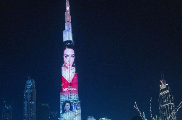 Ռոնալդուն սիրելիի 28-ամյակի կապակցությամբ նրա դեմքը երևացրել է աշխարհի ամենաբարձր շինության վրա (լուսանկար)
