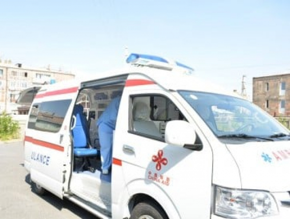 Երևանում հայր ու որդի ծեծել են կանչով հասցե մեկնած բժշկին, ապա վնասել շտապօգնության ավտոմեքենան