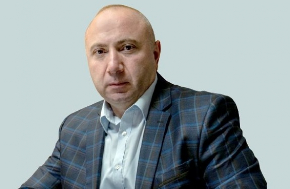 Почему Никол занят адвокатством для Алиева