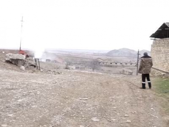 В ходе съемок в Хнапате враг обстрелял село из миномета (видео)