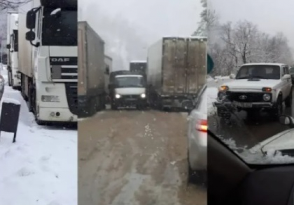 «Ո՛չ տեր կա,ո՛չ տիրական». բեռնատարների վարորդները խցանման մեջ են մնացել