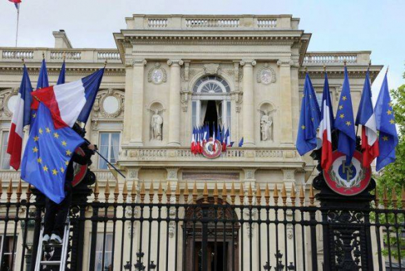 Франция призвала Азербайджан отступить на исходные позиции в Нагорном Карабахе