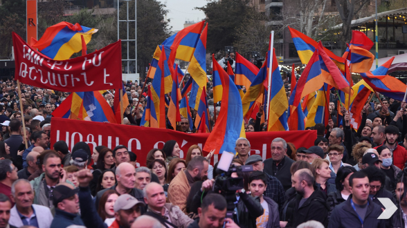 Инициированный оппозицией митинг (видео с коптера)