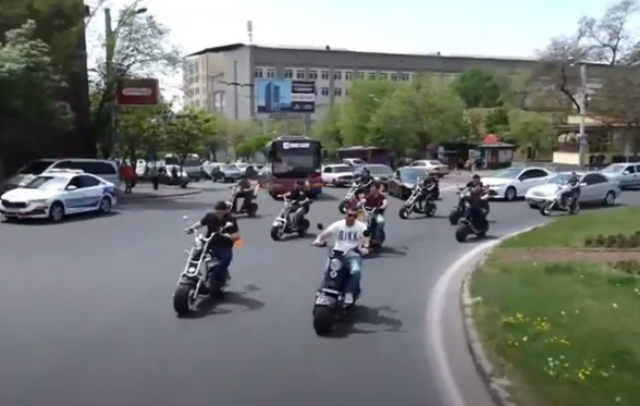 Информационный мотопробег и акция протеста в Ереване: граждан подвергли приводу (видео)