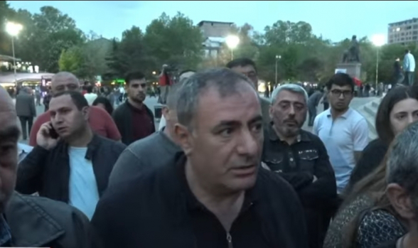 Родители погибших солдат на площади Свободы (видео)