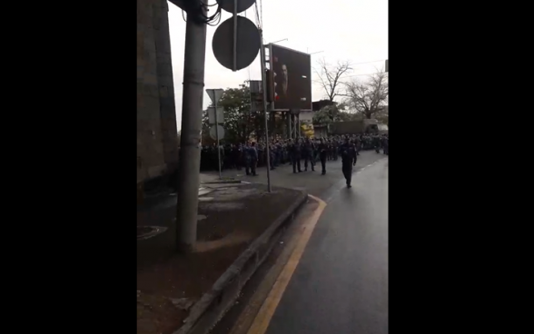 На мосту Победы полицейские применили в отношении митингующих несоразмерную силу (видео)