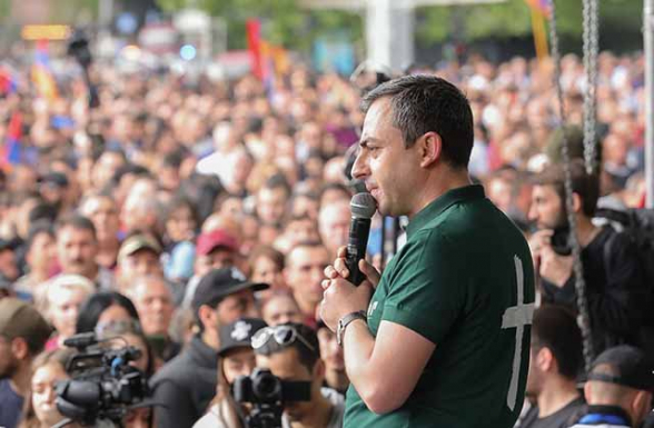 Բոլոր փողոցները պետք է կատվածահար լինեն, սրանց պետք ա իշխանազրկենք․ Իշխան Սաղաթելյան (տեսանյութ)